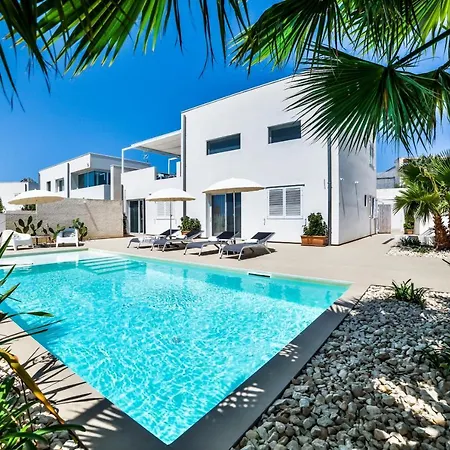 Casa Blanca *